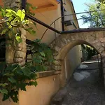 Smit * Cres