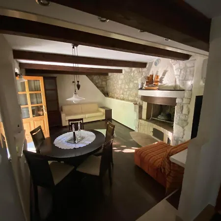 Smit Apartment