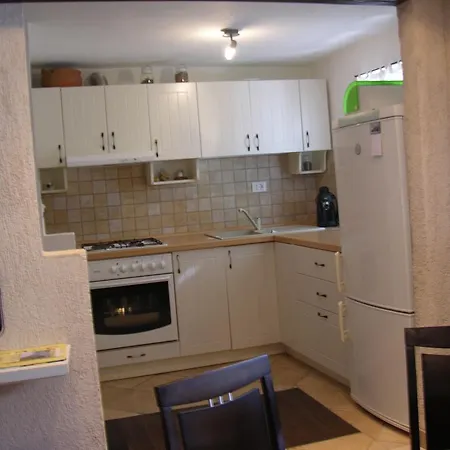 Smit Apartment Cres